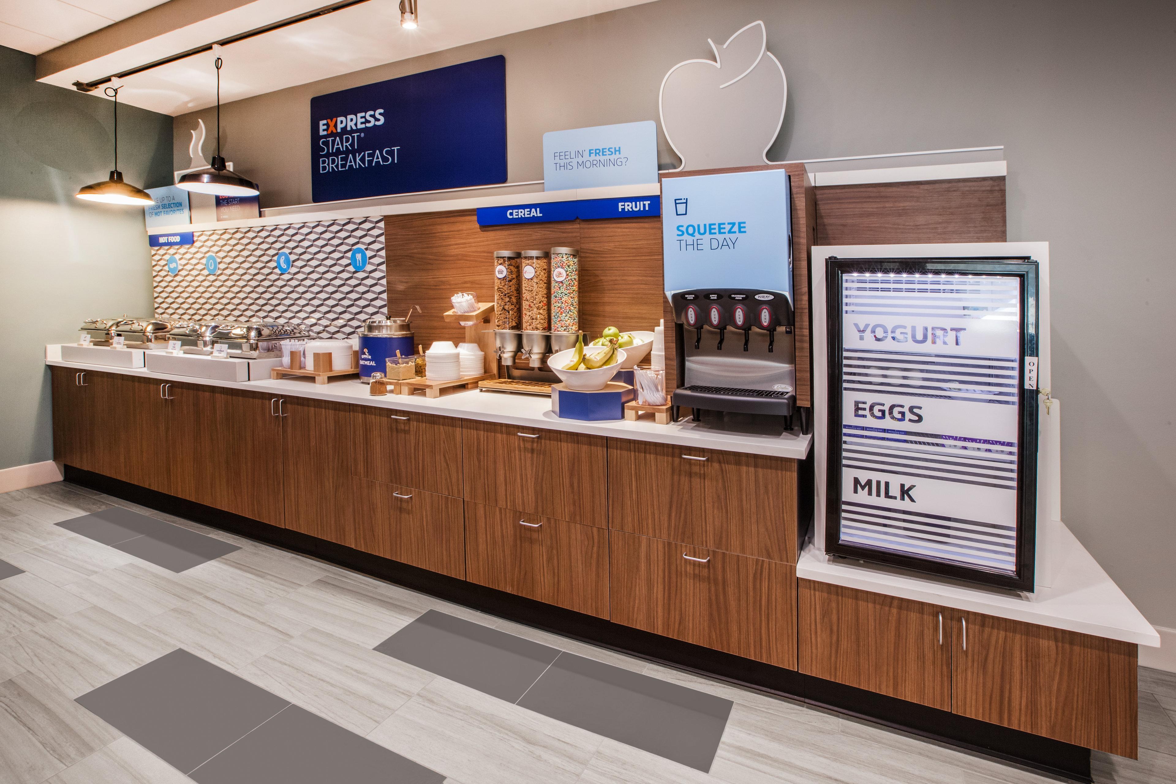 Holiday Inn Express & Suites Naples Downtown - 5Th Avenue By Ihg Exteriör bild