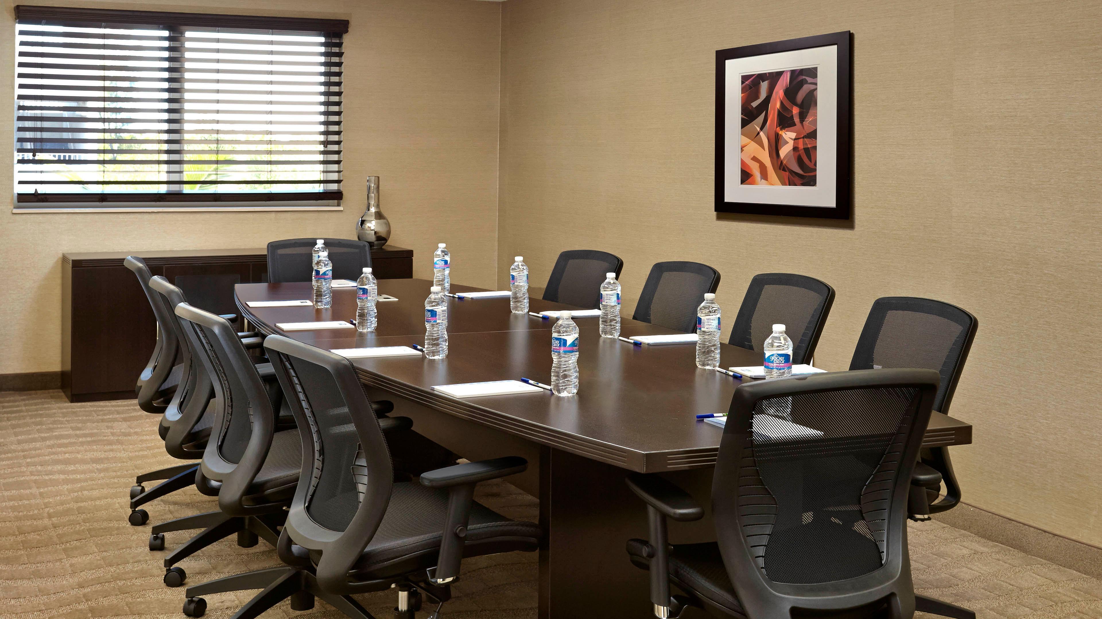 Holiday Inn Express & Suites Naples Downtown - 5Th Avenue By Ihg Exteriör bild