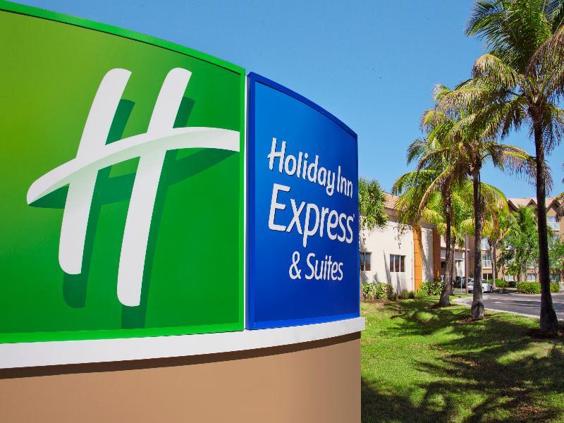 Holiday Inn Express & Suites Naples Downtown - 5Th Avenue By Ihg Exteriör bild